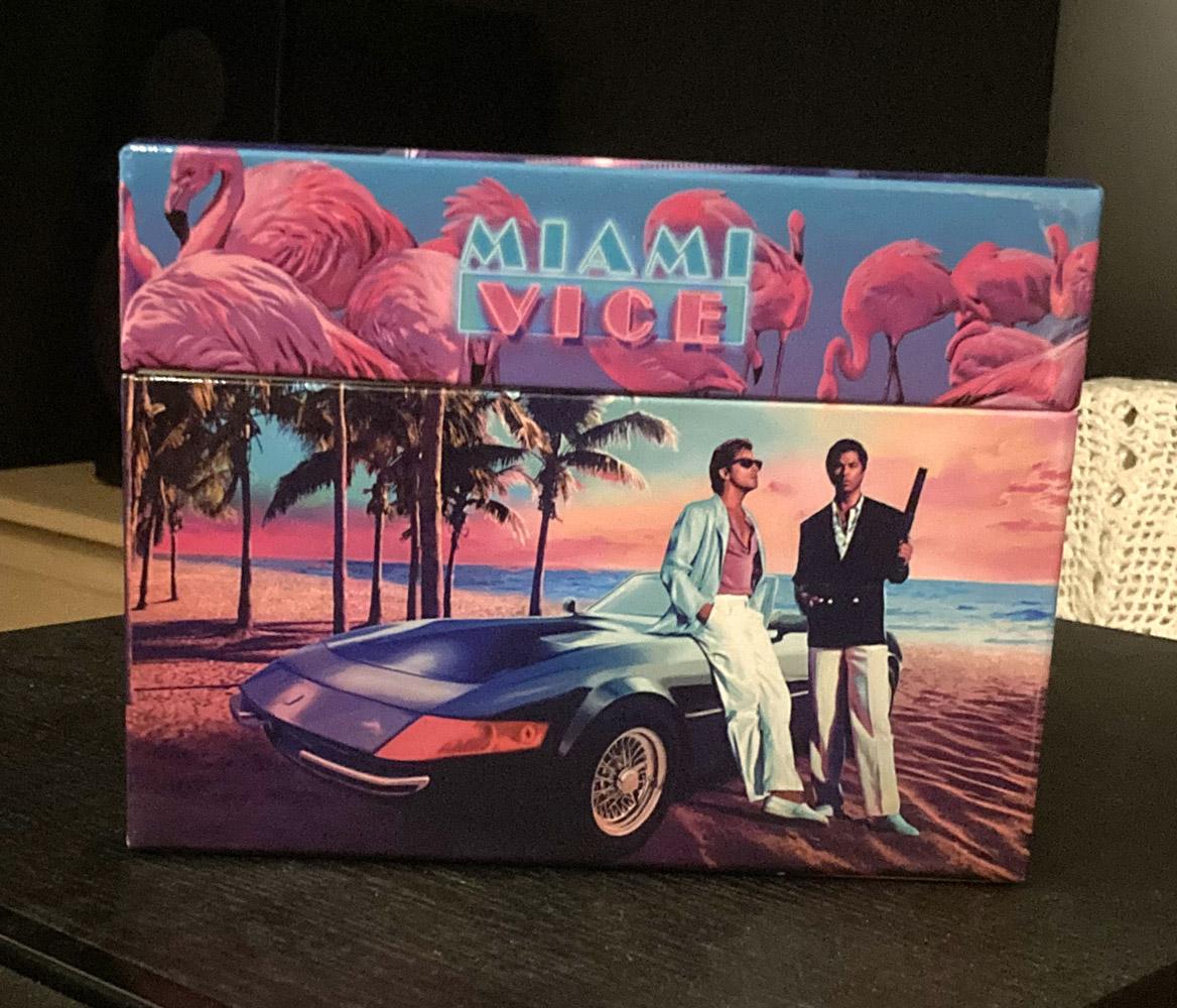 Miami Vice Blu Ray Complete Ultimate Collection Ab Oktober Von Koch Films Mit Beiden Fassungen