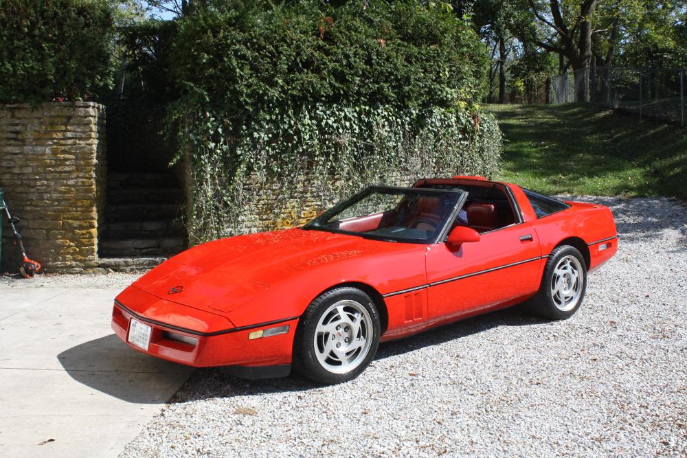 1990_Red_C4_Corvette.jpg